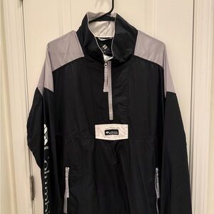 Columbia Black, White, and Gray Windbreaker